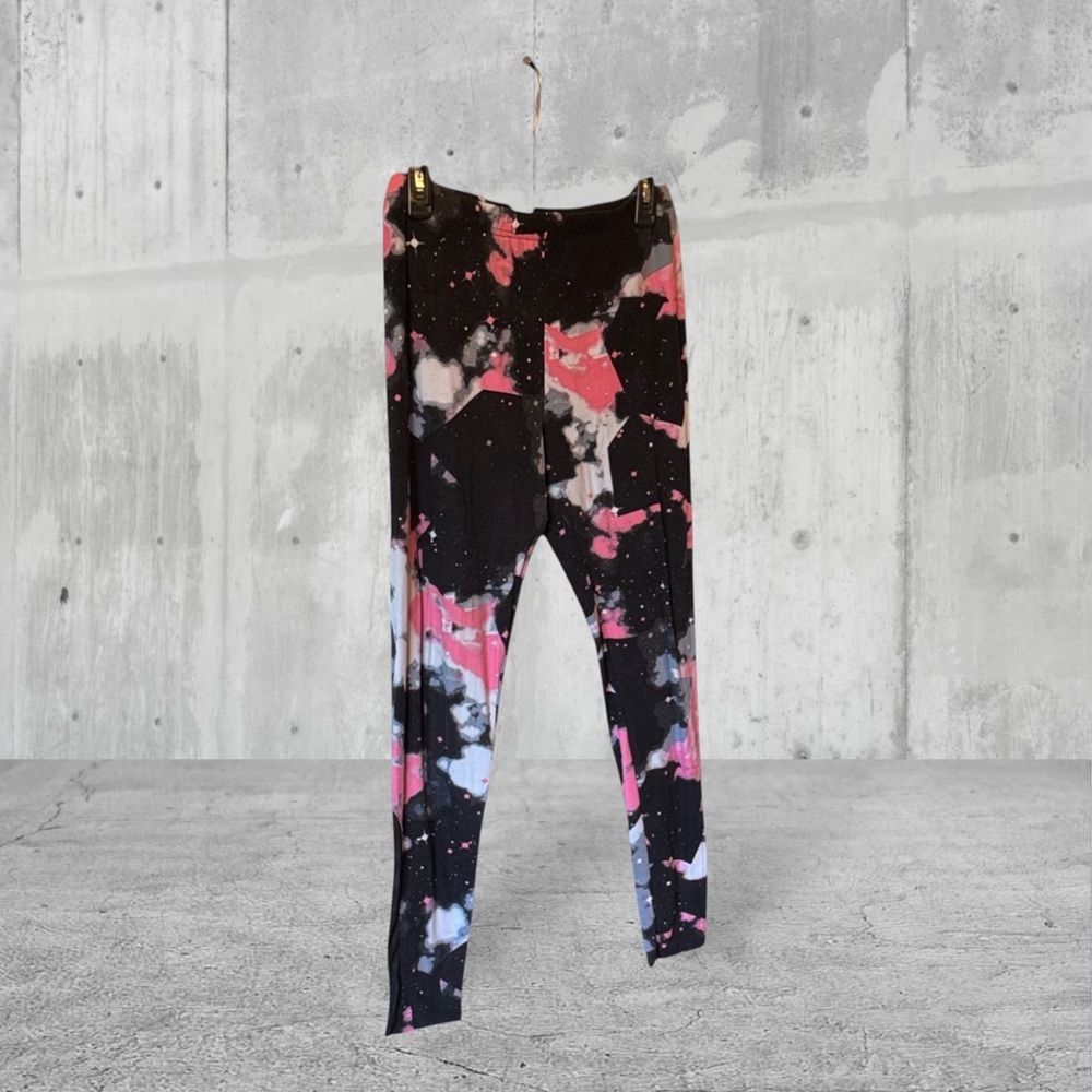 Woman’s Black and Pink Leggings